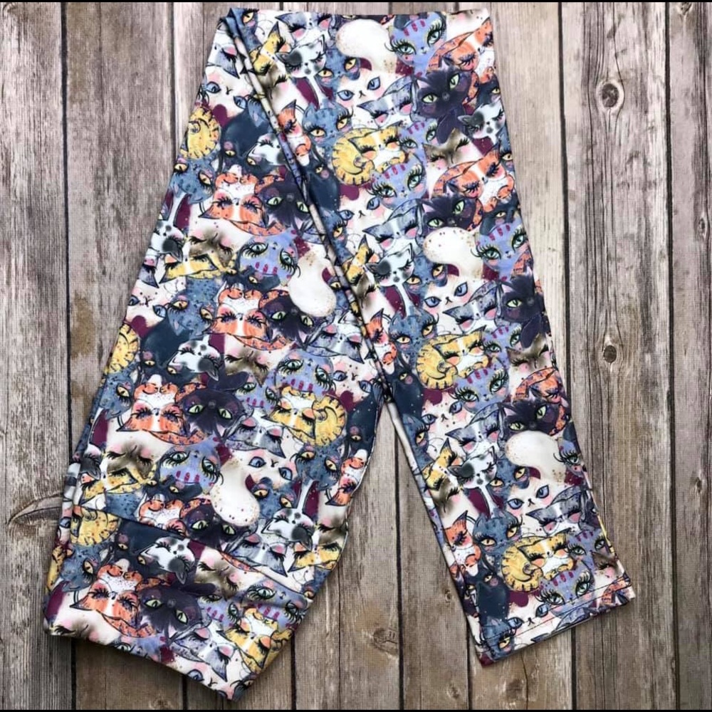 Kitty collage leggings TC. NWT
